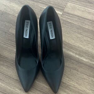 Steve Madden Classic Black Heels